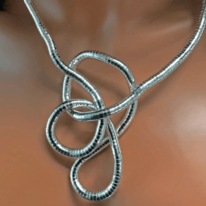 Tiffany | Flexible Loop Necklace