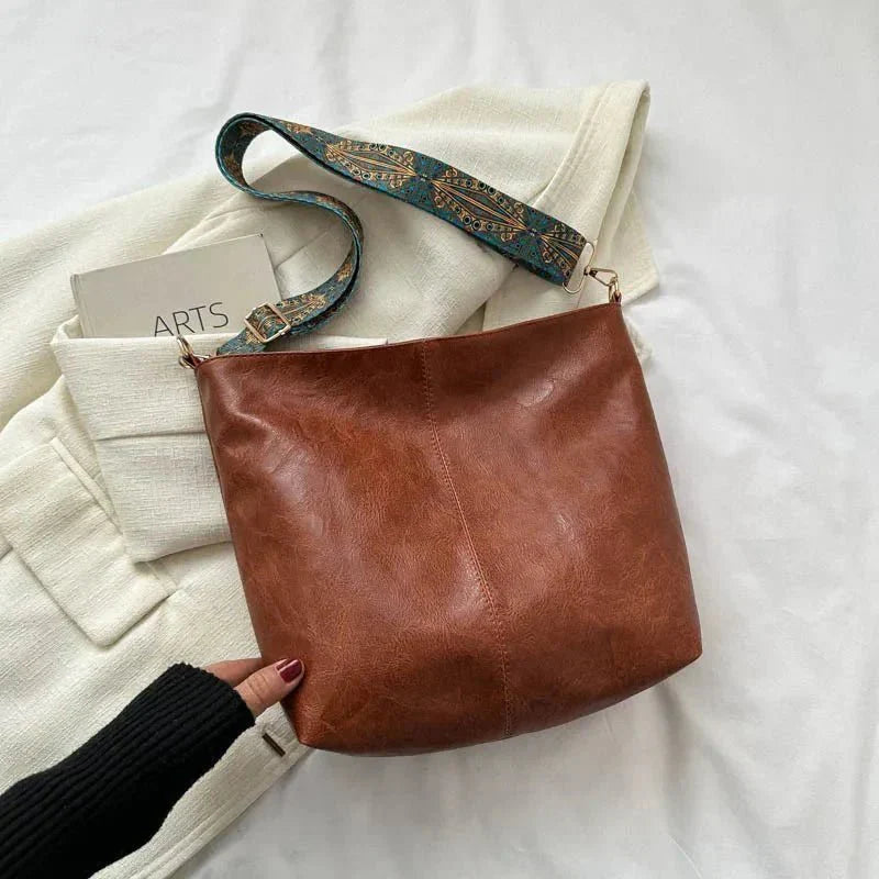 Tyla | Urban Heritage Shoulder Bag
